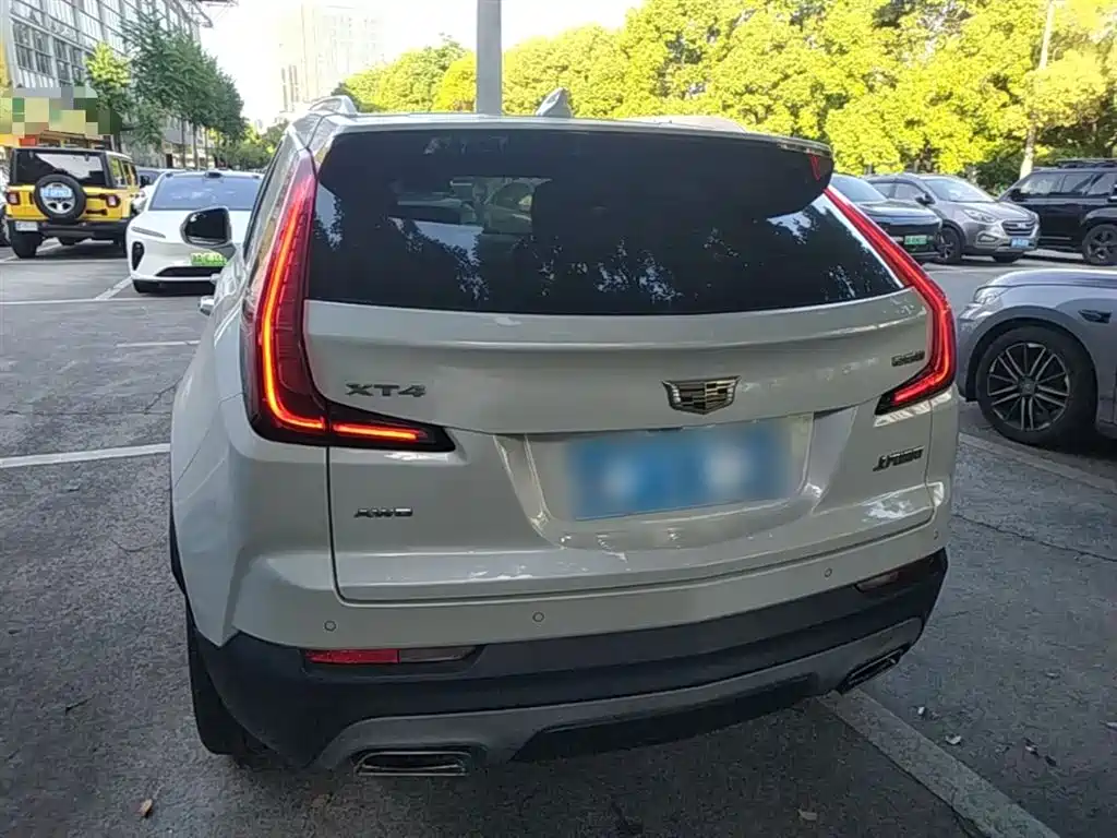 Cadillac XT4 — фото 4
