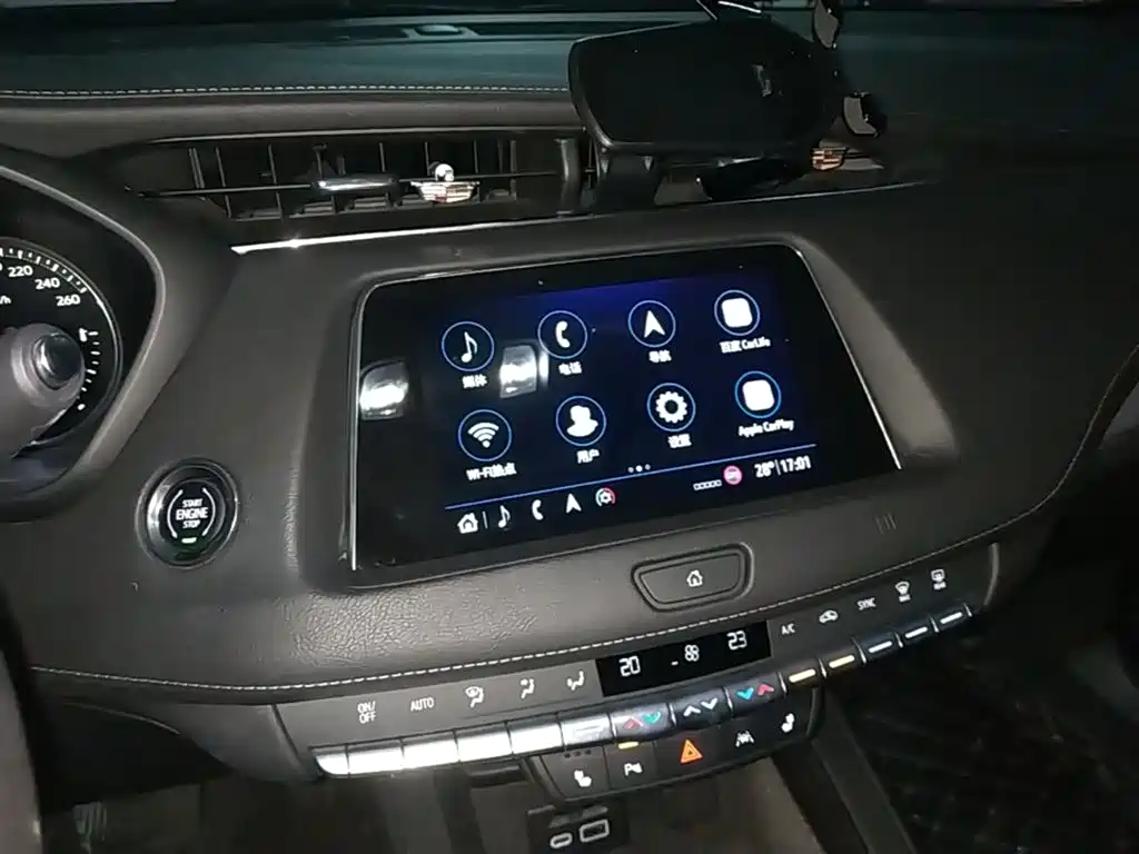 Cadillac XT4 — фото 9
