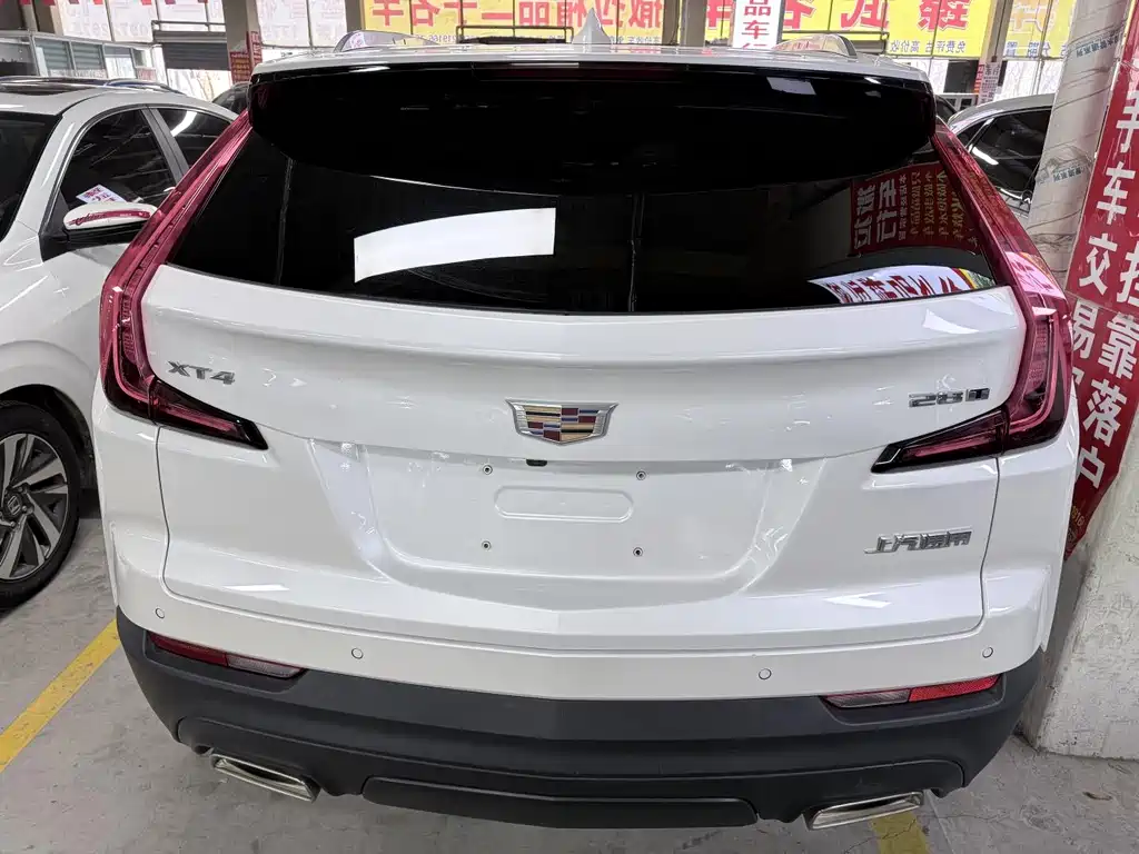 Cadillac XT4 — фото 18