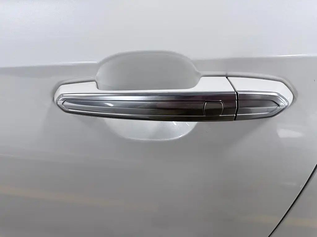 Cadillac XT4 — фото 6