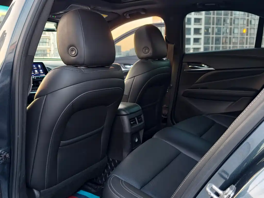 Cadillac CT4 — фото 13