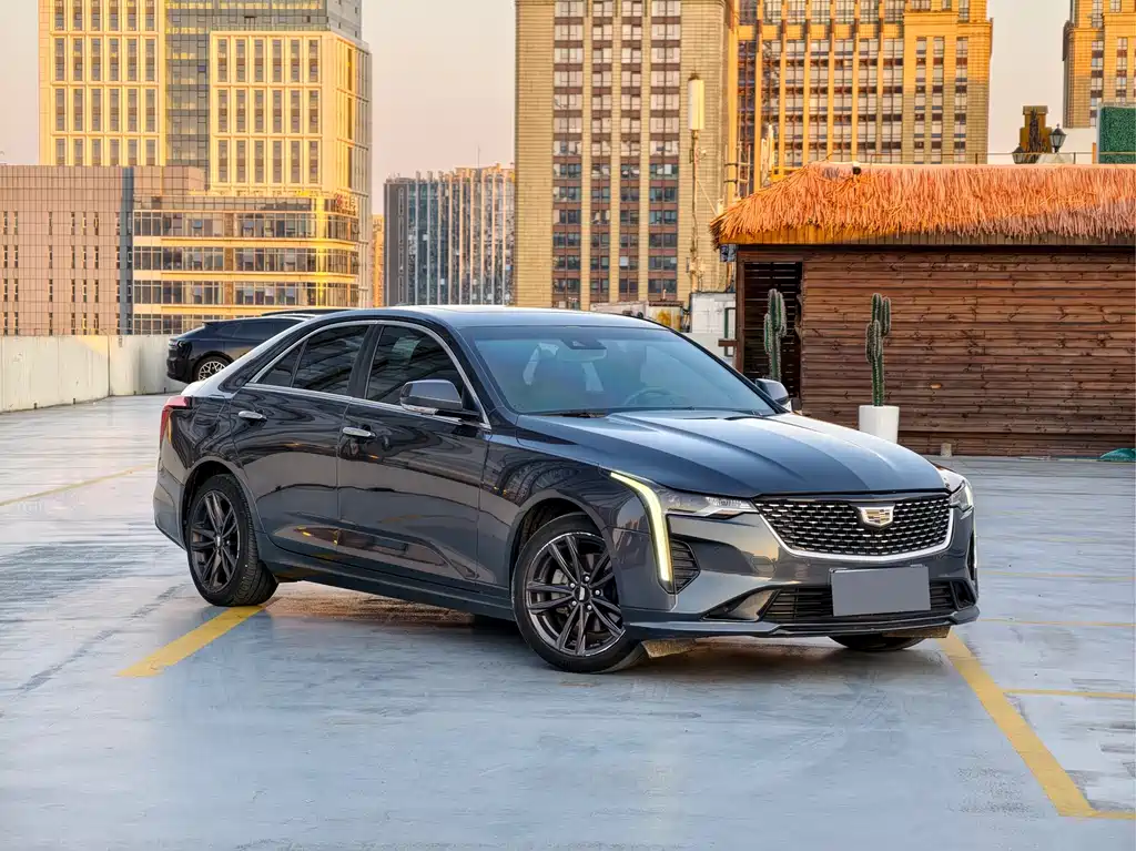 Cadillac CT4 — фото 3