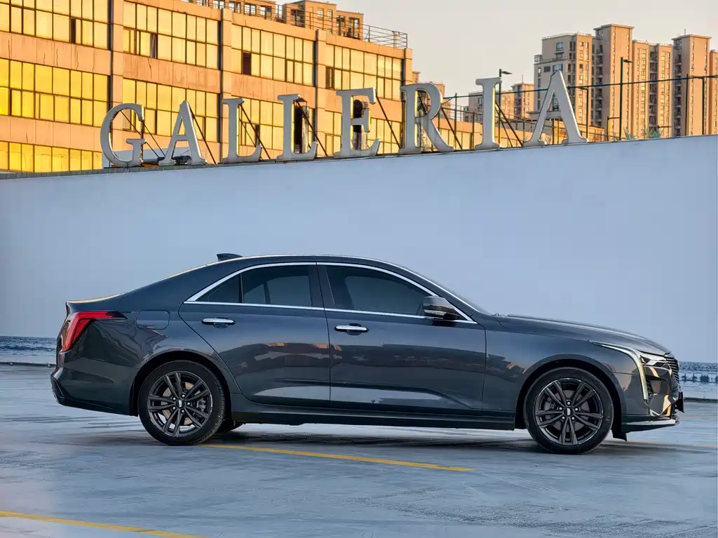 Cadillac CT4 — фото 4