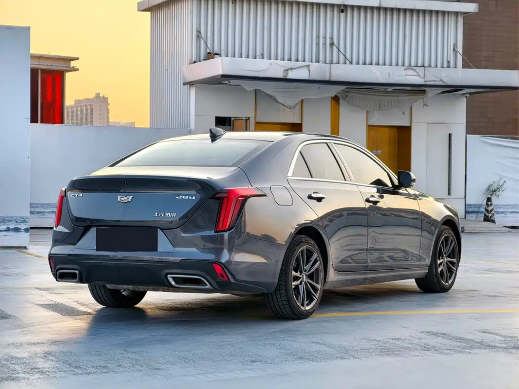 Cadillac CT4 — фото 5