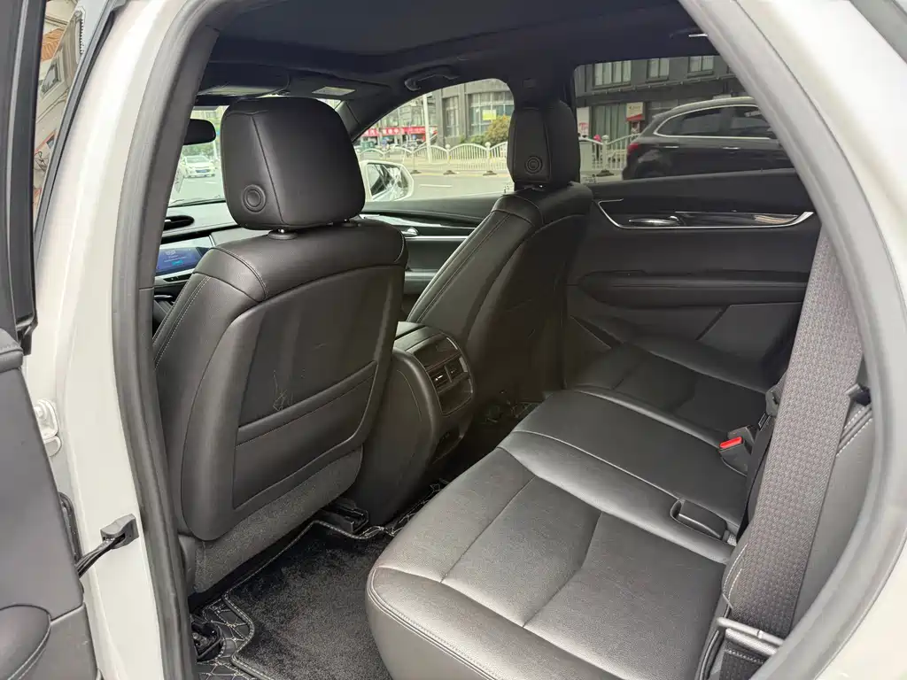 Cadillac XT5 — фото 5