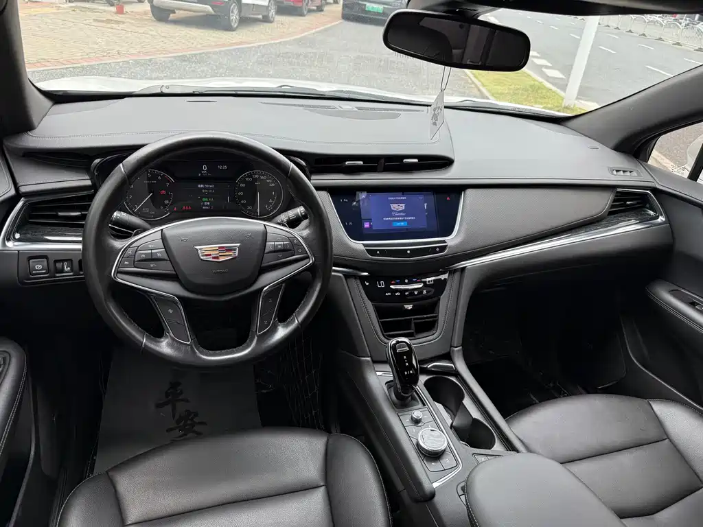 Cadillac XT5 — фото 6
