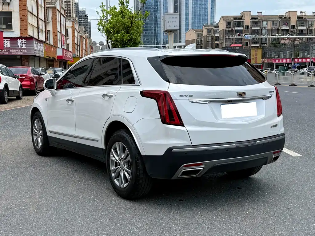 Cadillac XT5 — фото 7