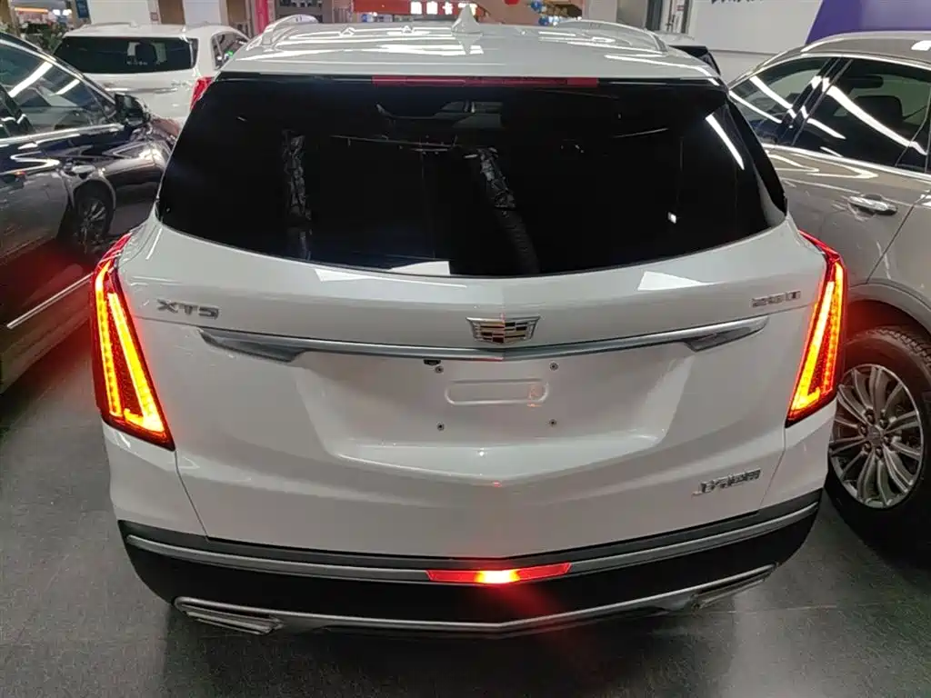 Cadillac XT5 — фото 6