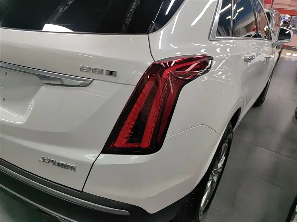 Cadillac XT5 — фото 8
