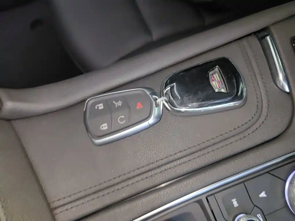 Cadillac XT5 — фото 9