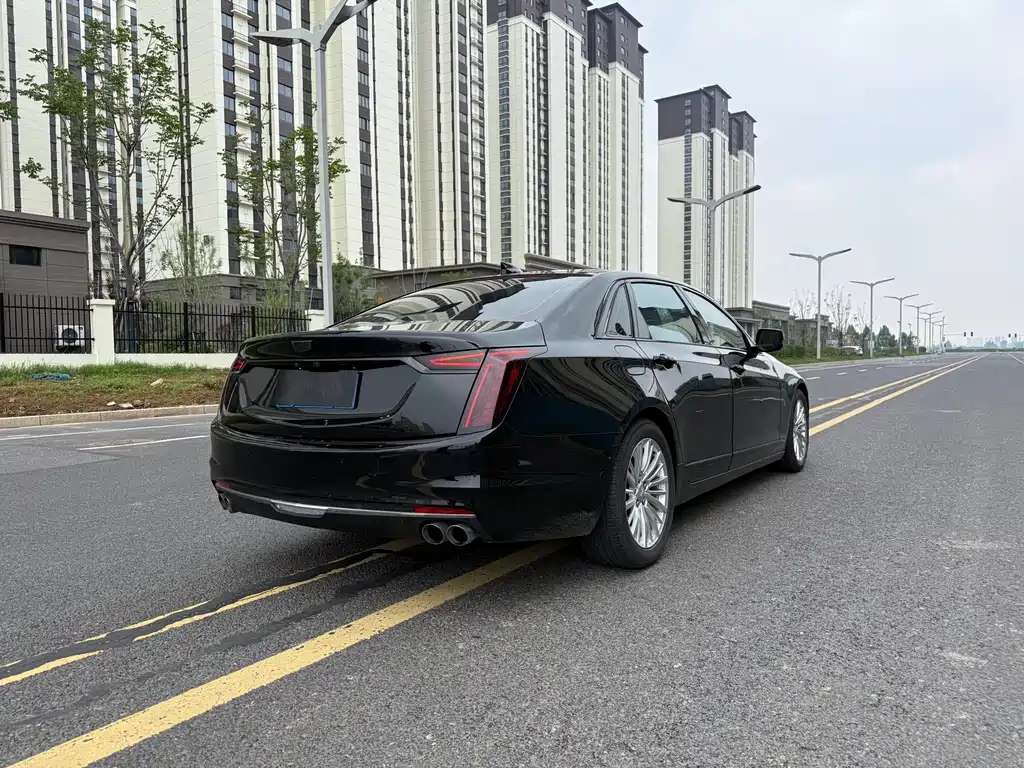 Cadillac CT6 — фото 11