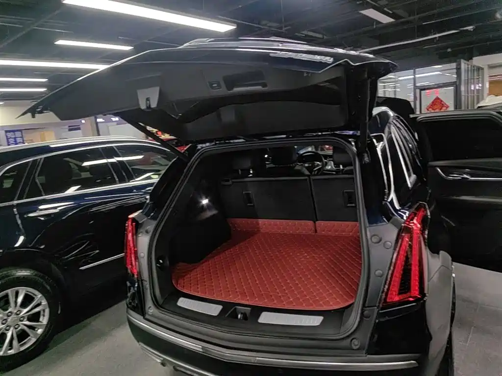 Cadillac XT5 — фото 19