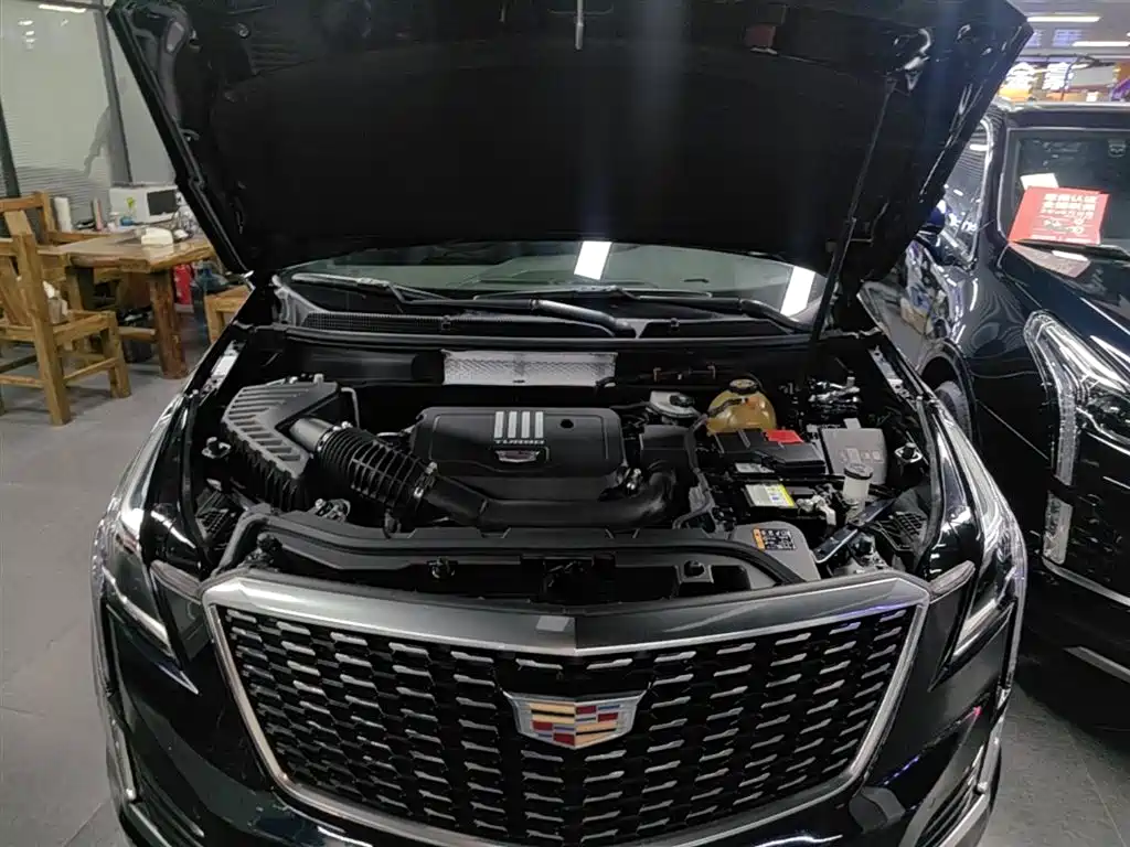 Cadillac XT5 — фото 20