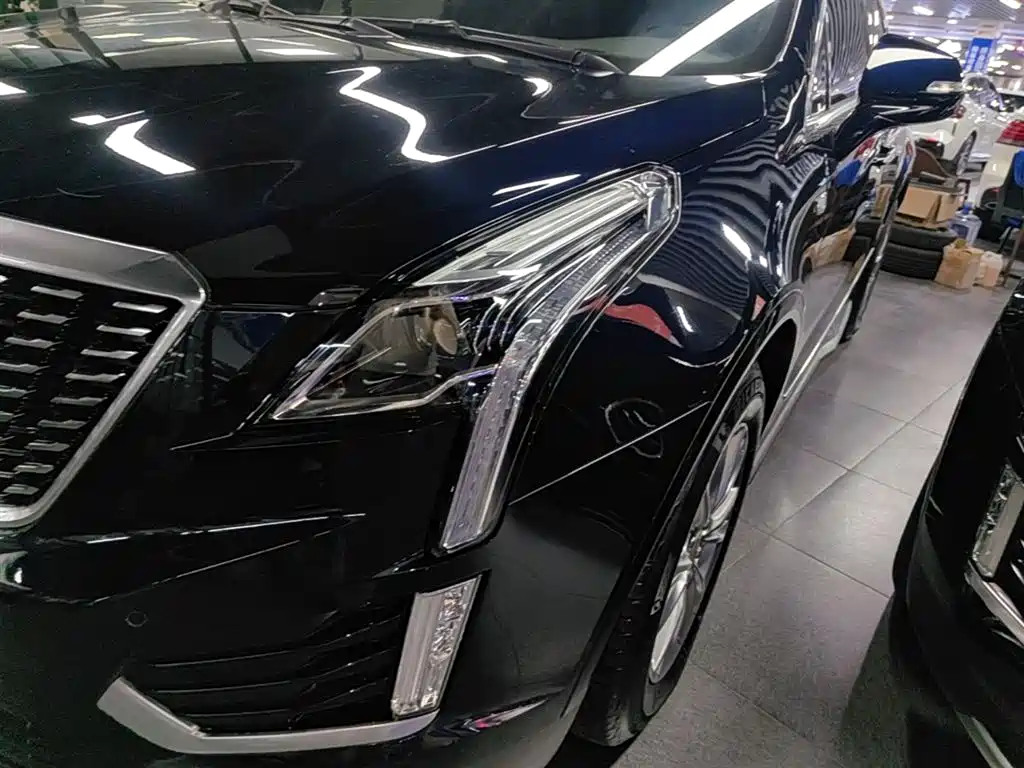 Cadillac XT5 — фото 24