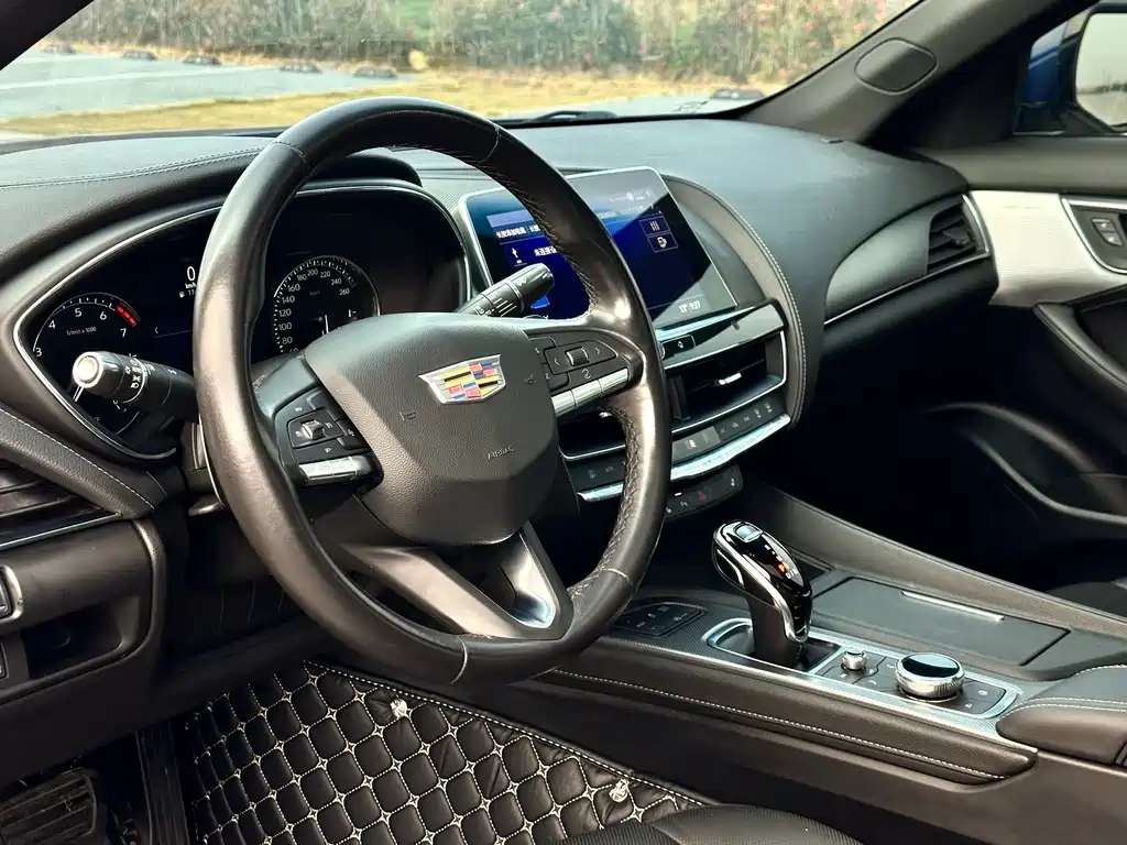 Cadillac CT5 — фото 11