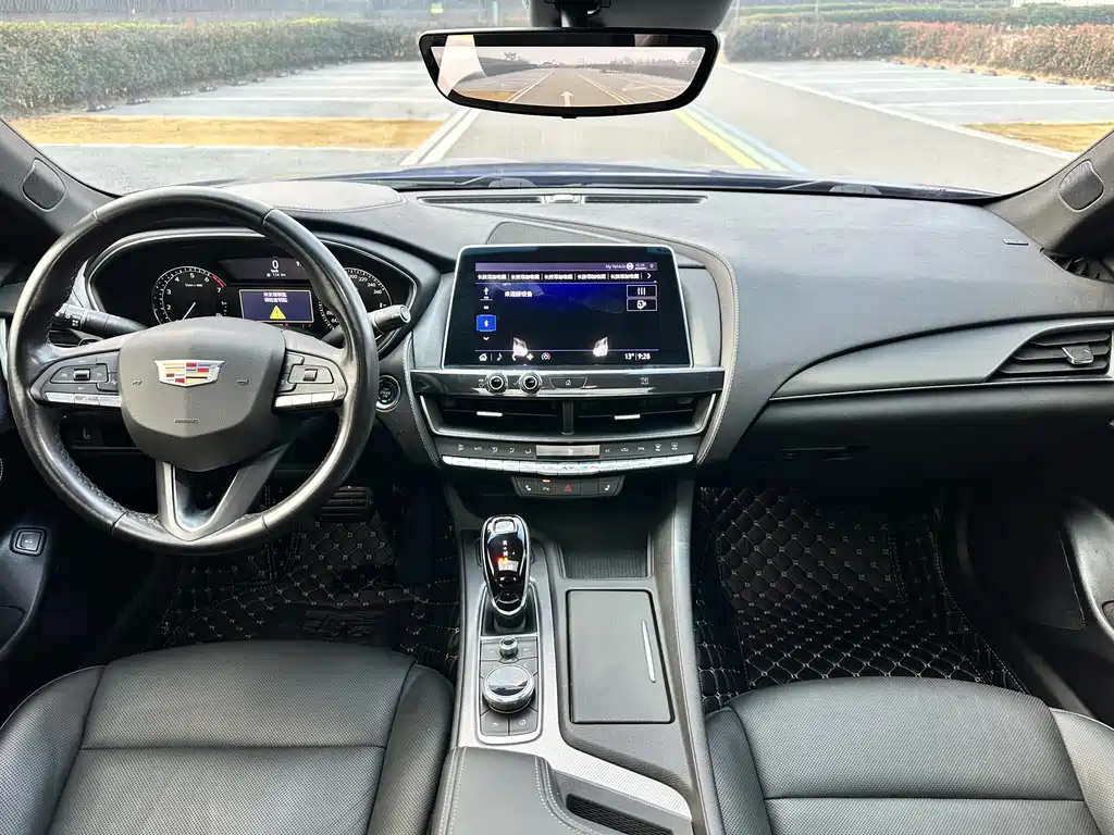 Cadillac CT5 — фото 14