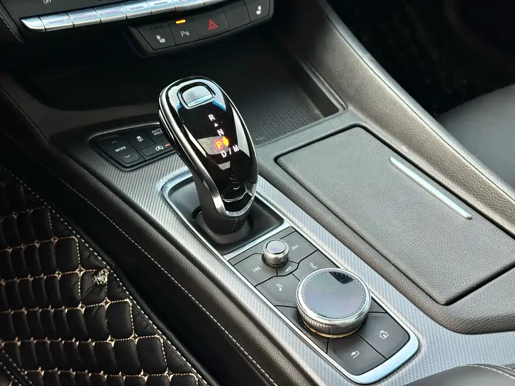 Cadillac CT5 — фото 18