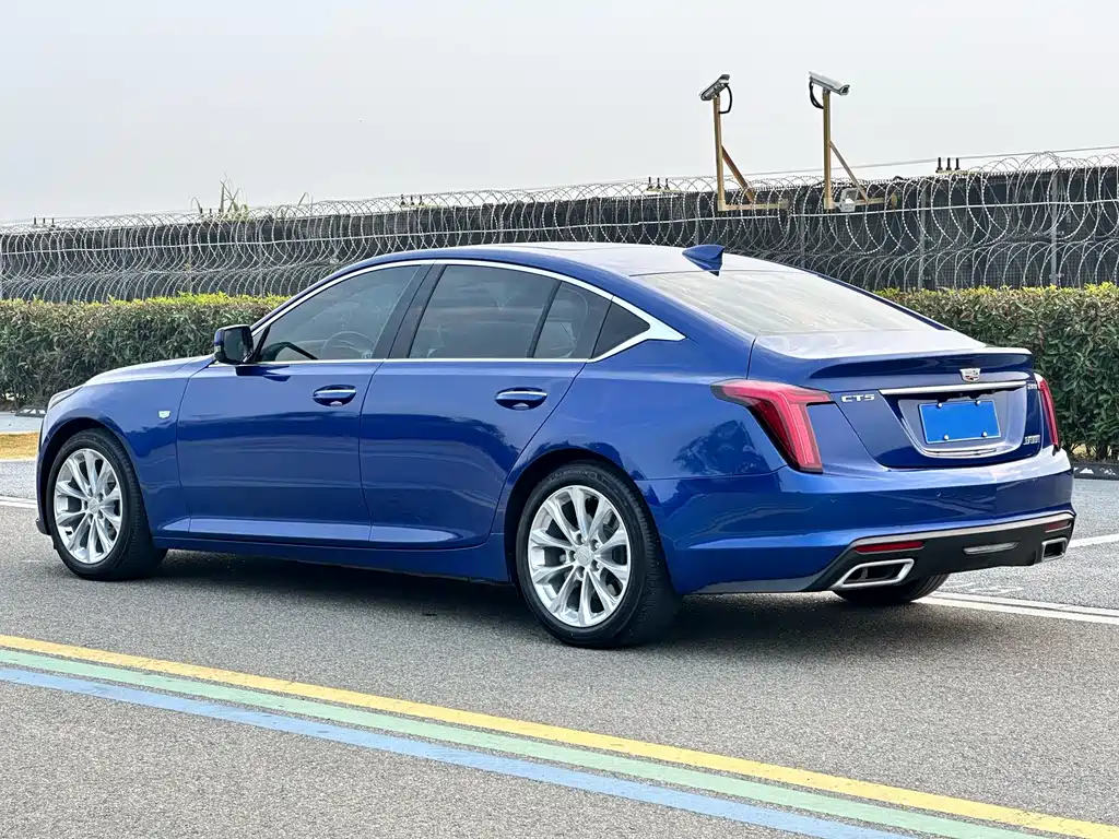 Cadillac CT5 — фото 5