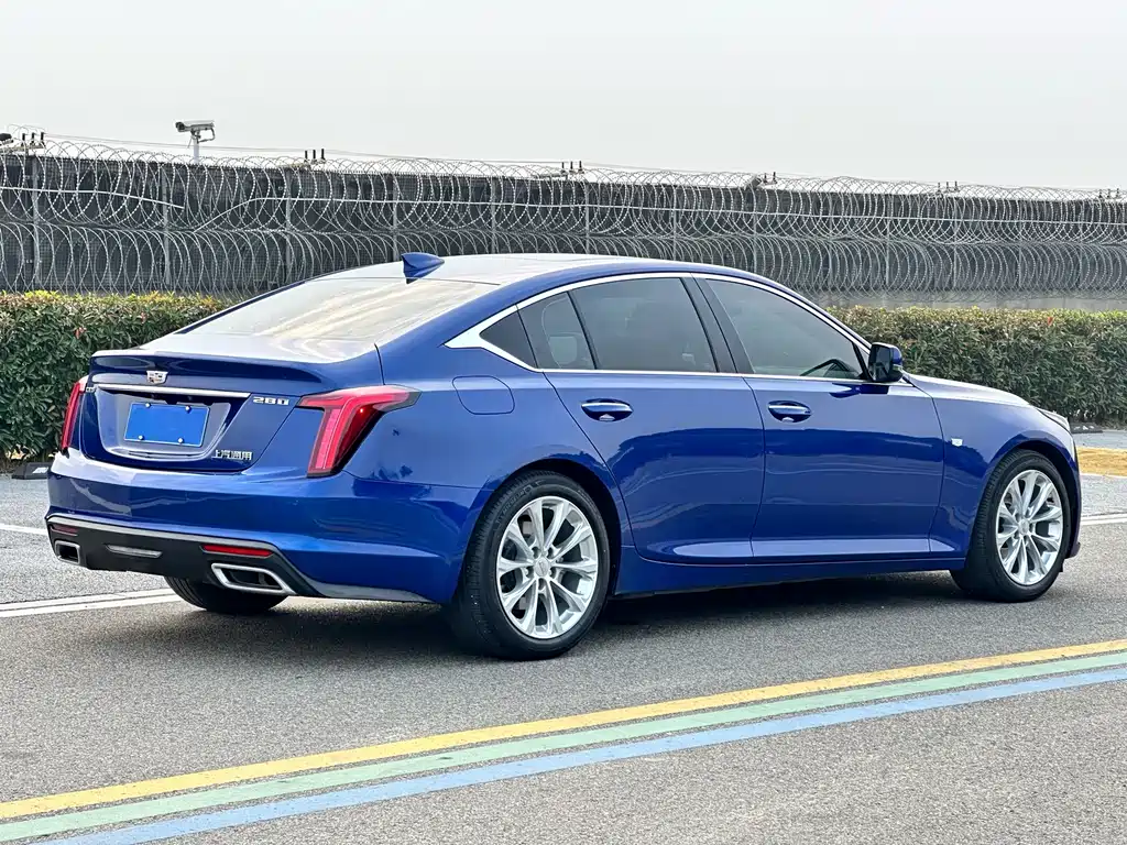 Cadillac CT5 — фото 6