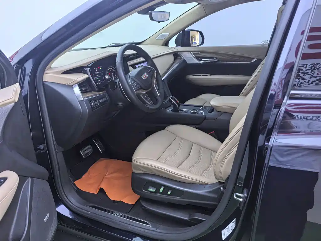 Cadillac XT5 — фото 7