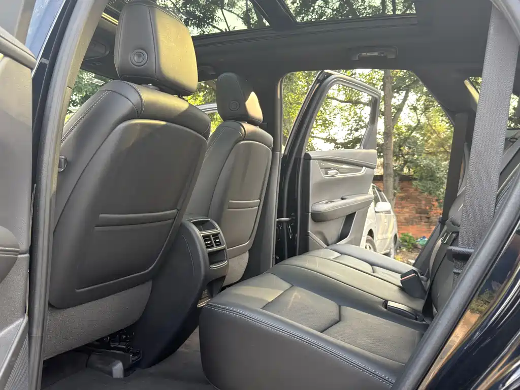 Cadillac XT5 — фото 6