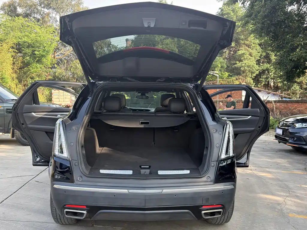 Cadillac XT5 — фото 10