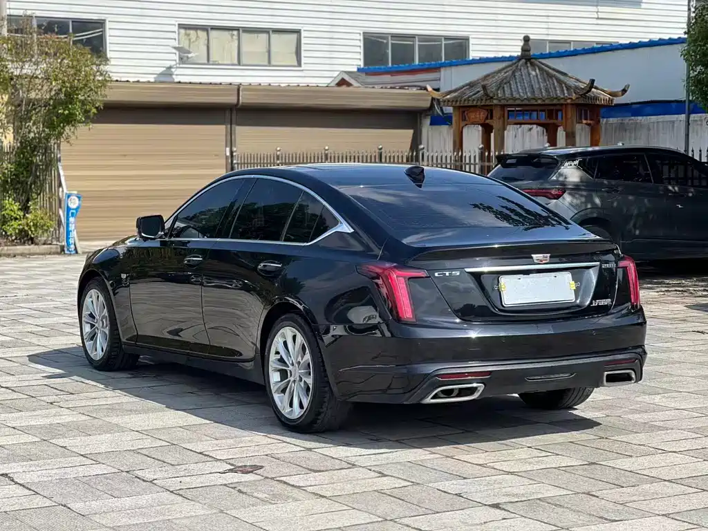 Cadillac CT5 — фото 6