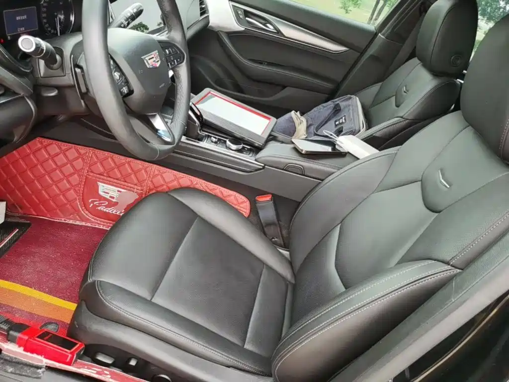 Cadillac CT5 — фото 11