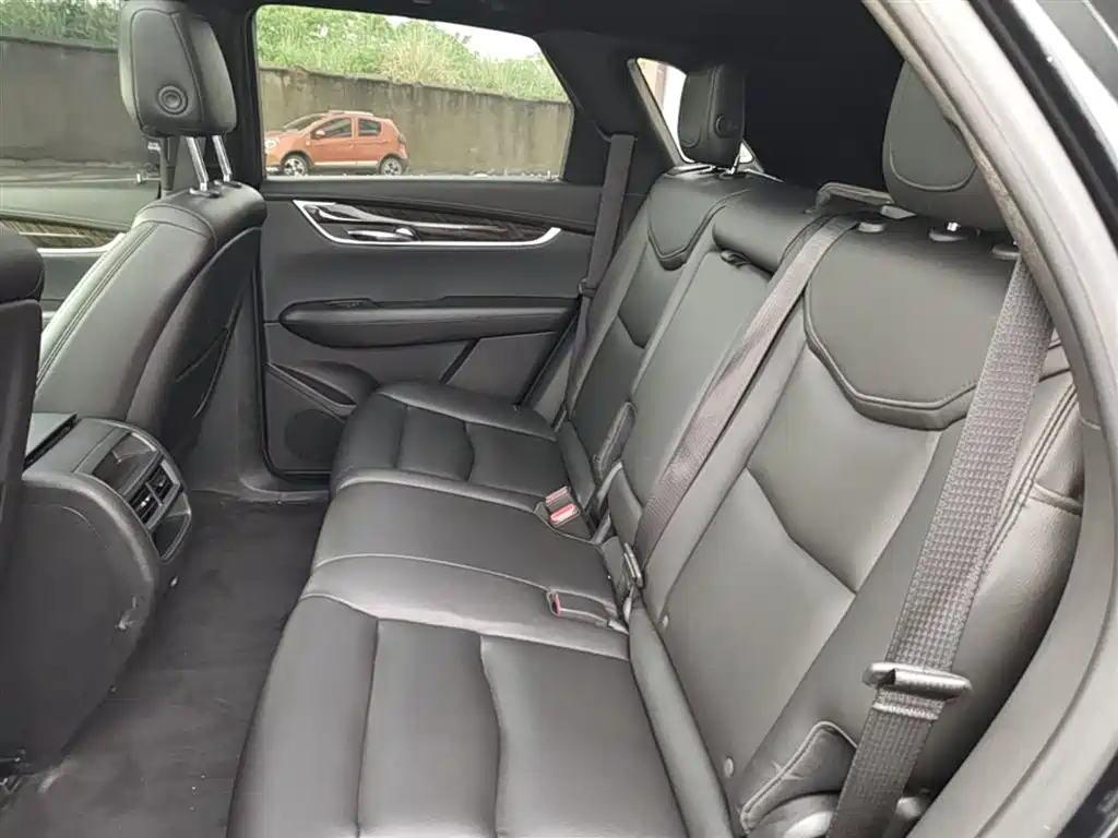 Cadillac XT5 — фото 17