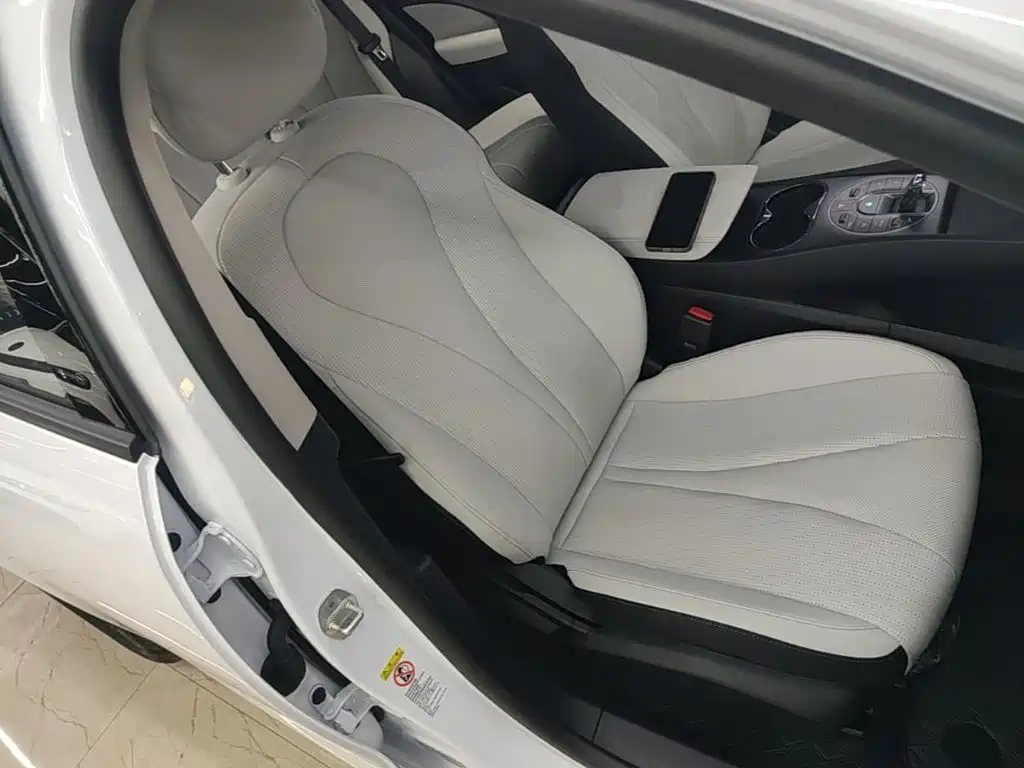 BYD Seal 05 DM-i — фото 24