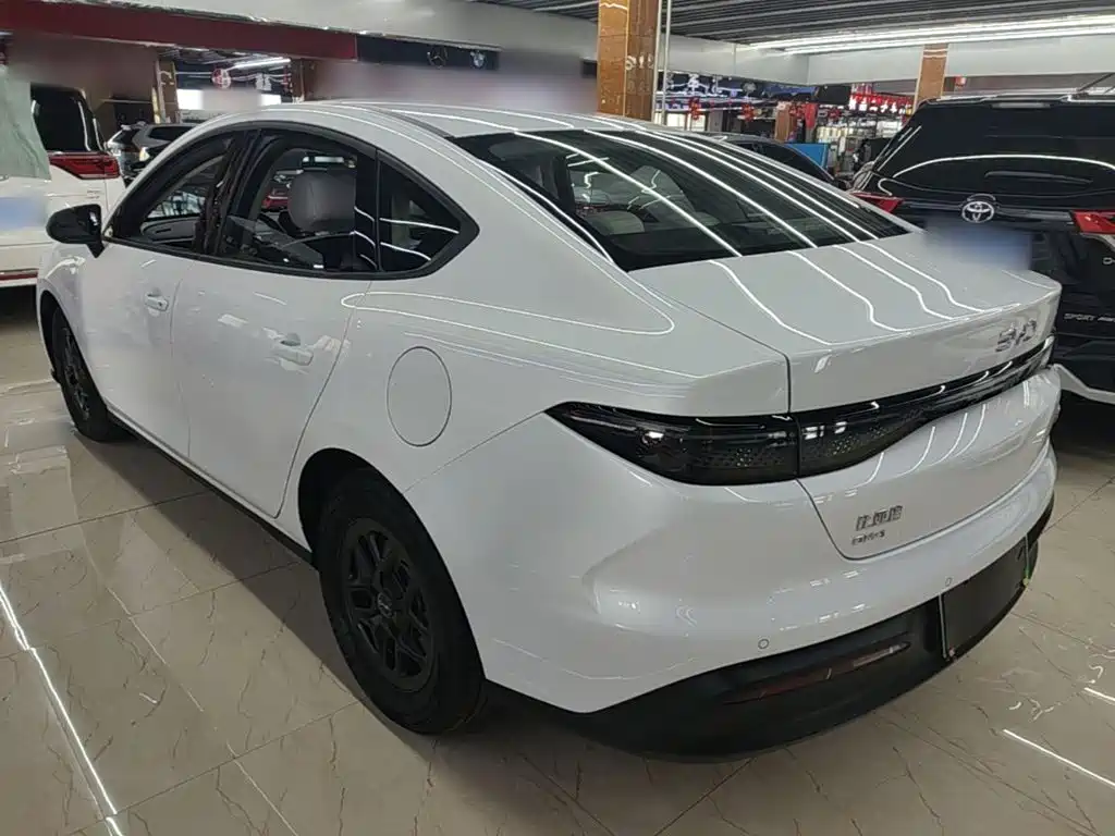 BYD Seal 05 DM-i — фото 4