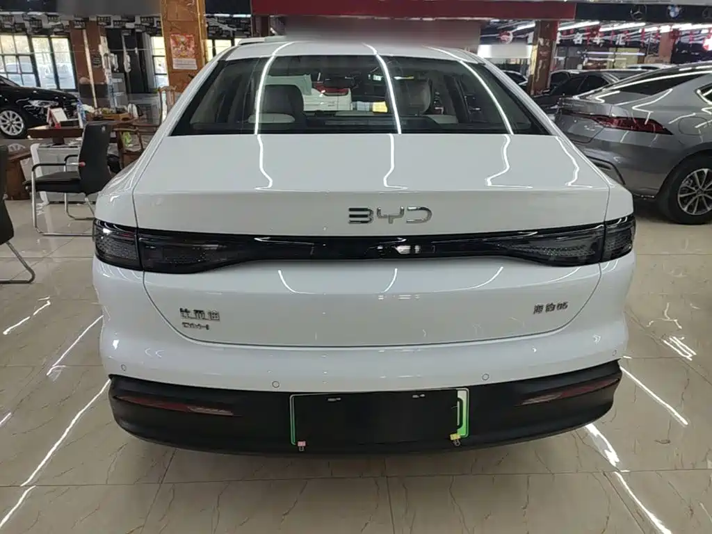 BYD Seal 05 DM-i — фото 5