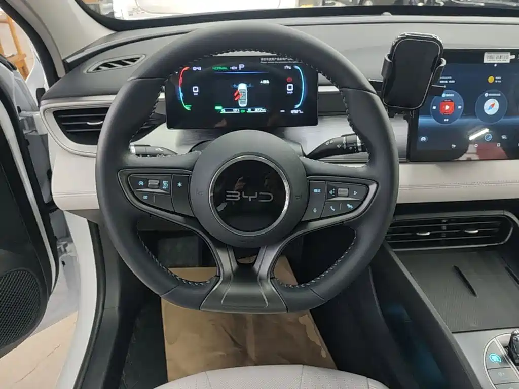 BYD Seal 05 DM-i — фото 10