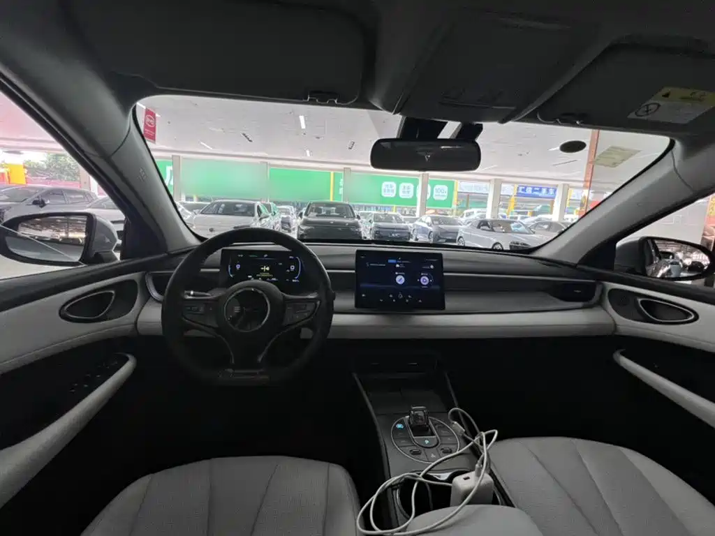 BYD Seal 05 DM-i — фото 13