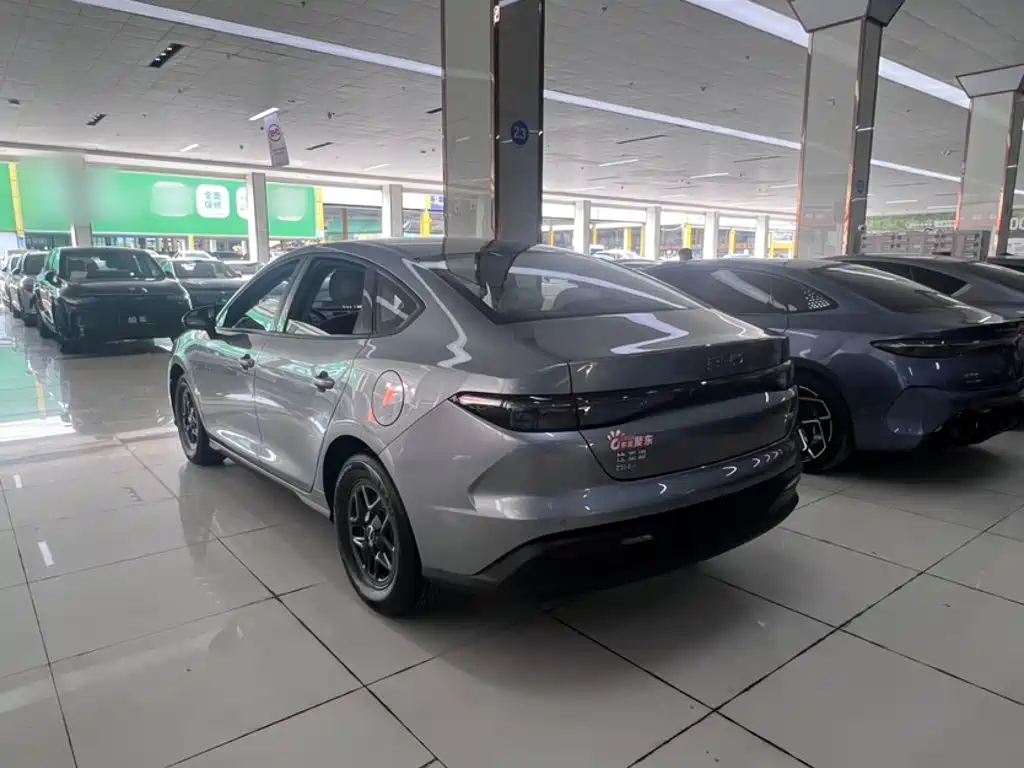 BYD Seal 05 DM-i — фото 7