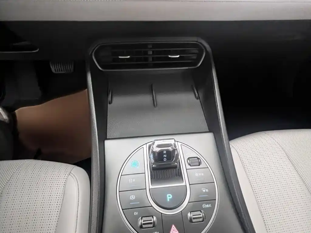 BYD Seal 05 DM-i — фото 8