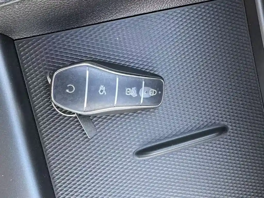 BYD Seal 05 DM-i — фото 8