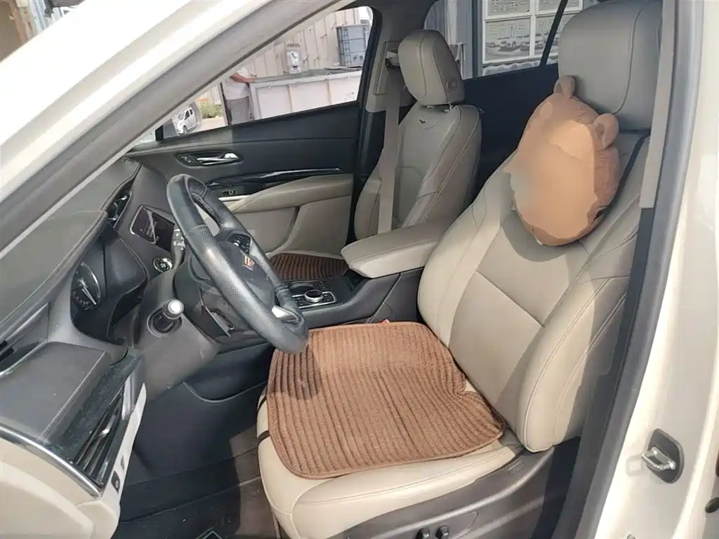 Cadillac XT4 — фото 15