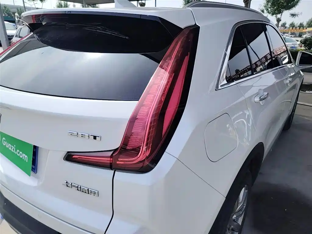Cadillac XT4 — фото 8