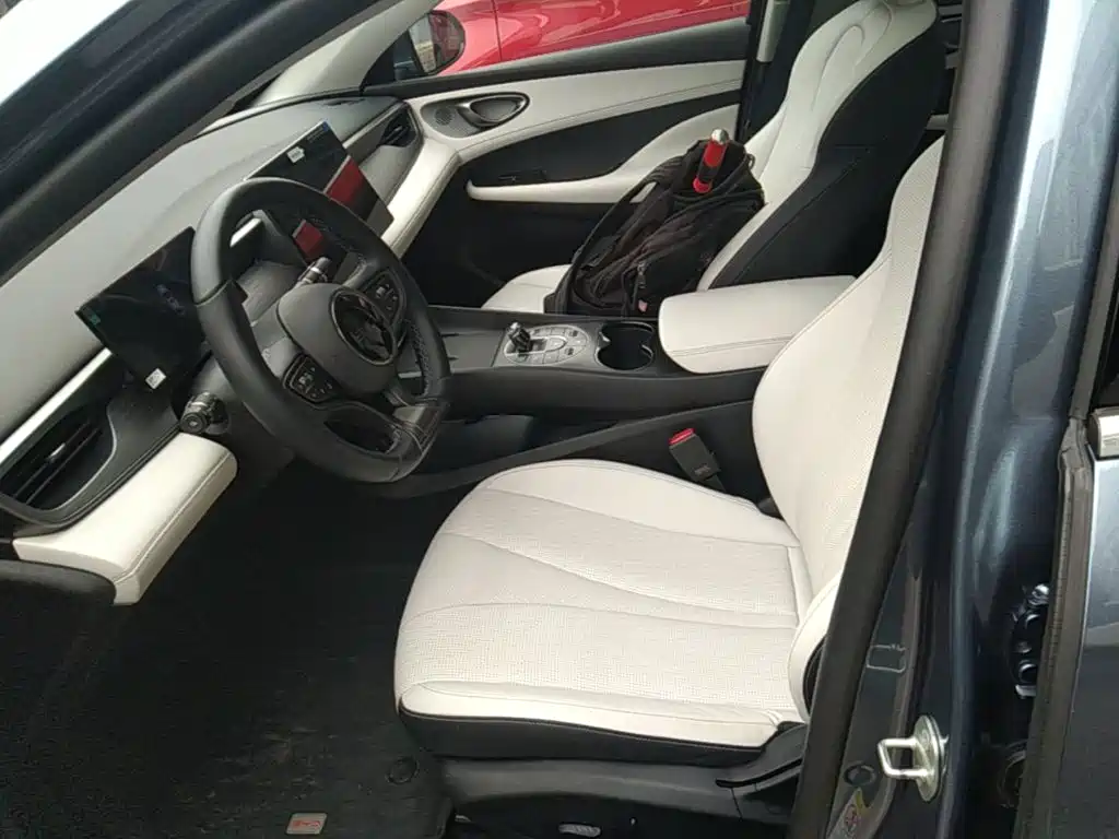 BYD Seal 05 DM-i — фото 14