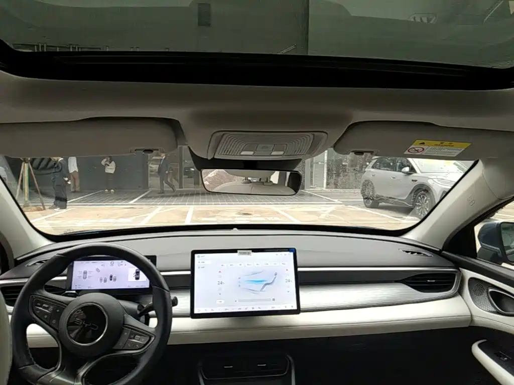 BYD Seal 05 DM-i — фото 17