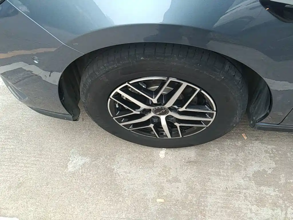 BYD Seal 05 DM-i — фото 22