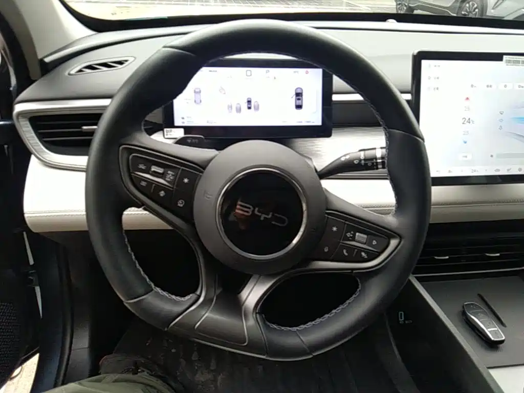 BYD Seal 05 DM-i — фото 10