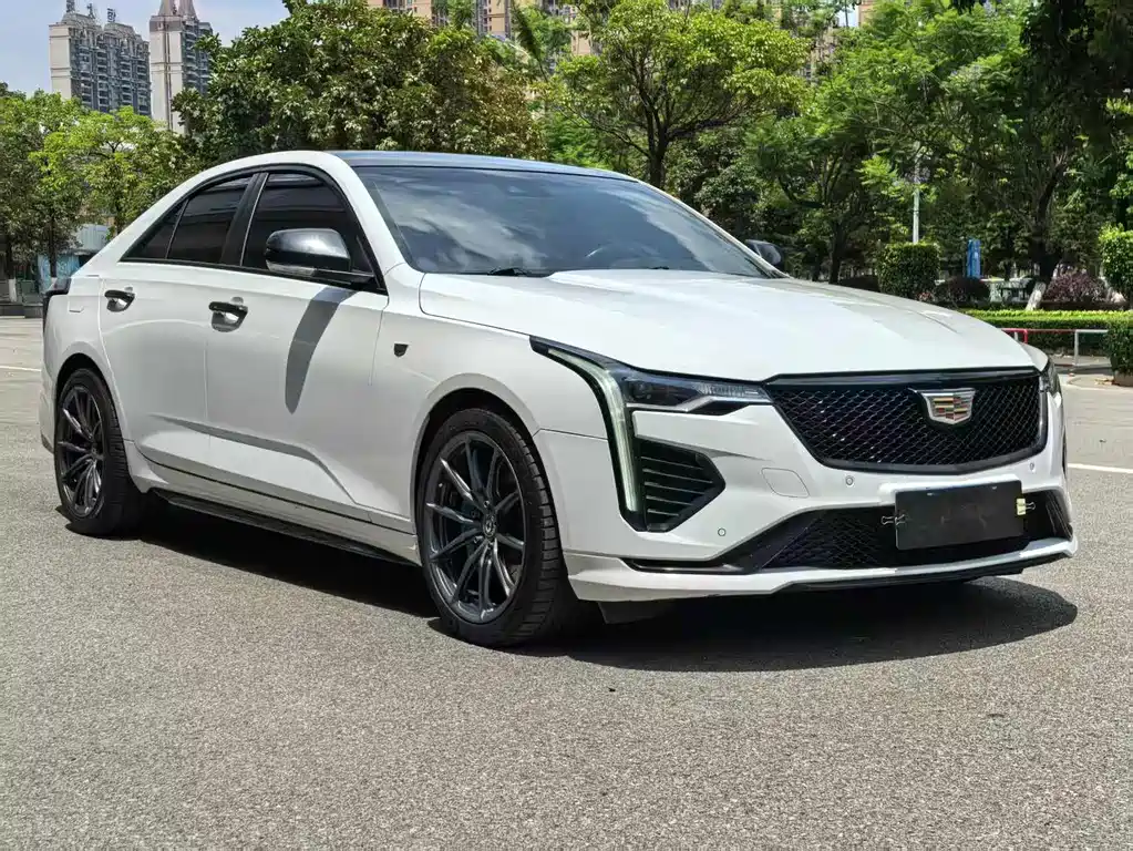 Cadillac CT4 — фото 3