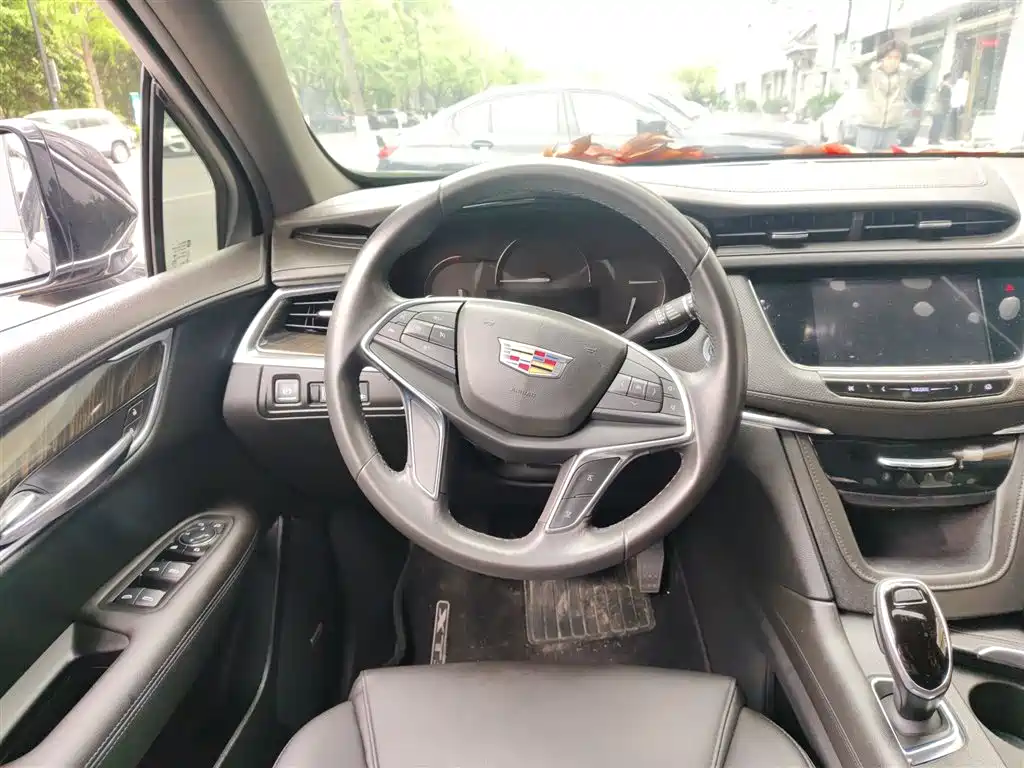 Cadillac XT5 — фото 3