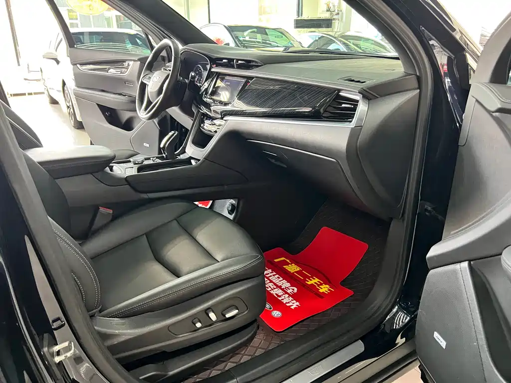 Cadillac XT6 — фото 9