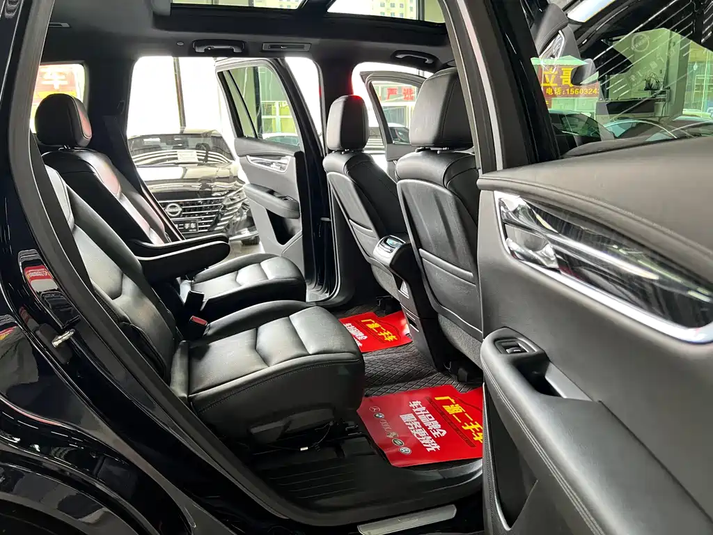 Cadillac XT6 — фото 10