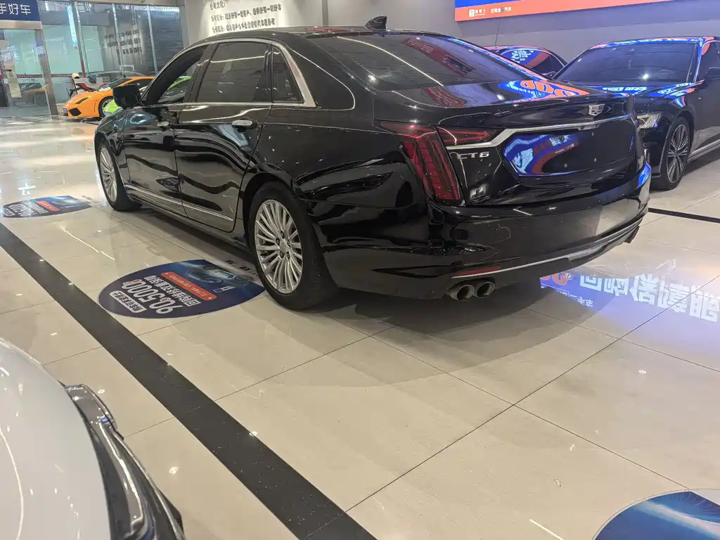 Cadillac CT6 — фото 7
