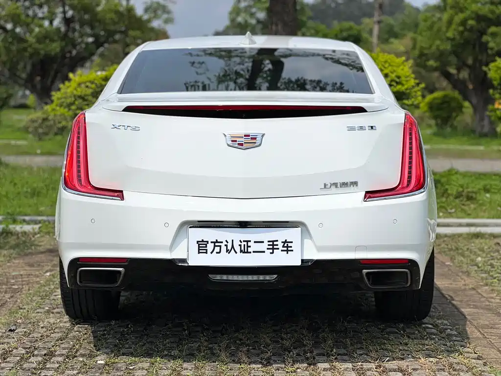 Cadillac XTS — фото 6