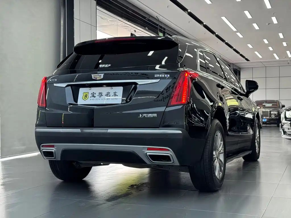 Cadillac XT5 — фото 6